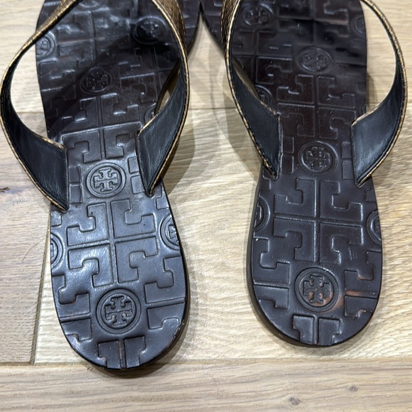 Tory Burch leather flip flops, size 8 - Picture 5 of 6